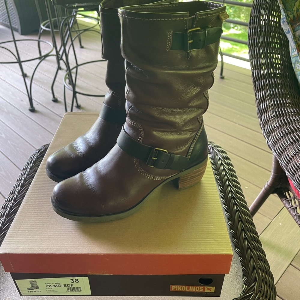 Pikolinos Black & Brown Boots